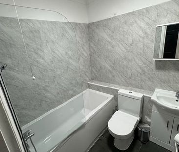 1 Bed Flat, Deptford High Street, SE8 - Photo 1