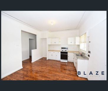 3 Bedroom Home in the Smithfield area! - Photo 1