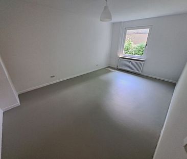 Ruhig gelegene 2-Raumwohnung mit Loggia in Mülheim zu vermieten. - Photo 1