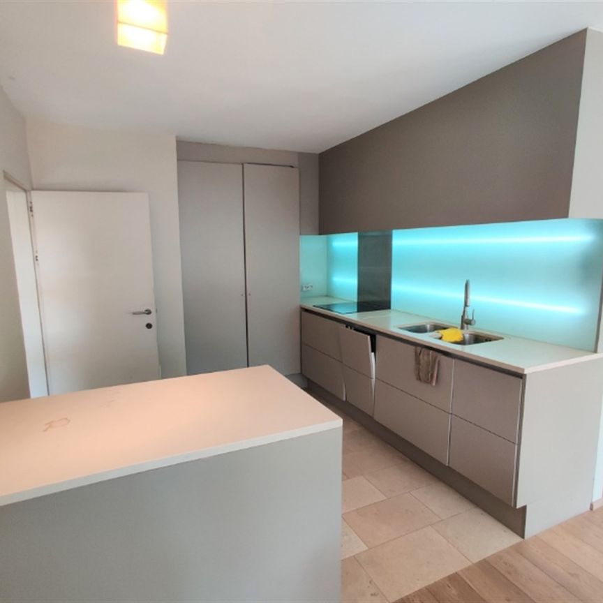 Rustig gelegen appartement met drie slaapkamers en garage - Photo 1