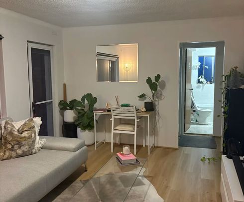 Gladesville - Photo 1