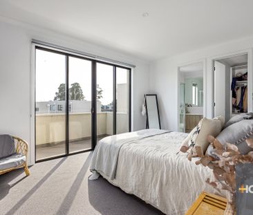 Immaculately Maintained Home in Prime Cranbourne Location - Photo 6