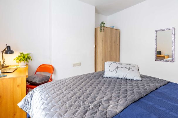 Room 1 - Photo 1