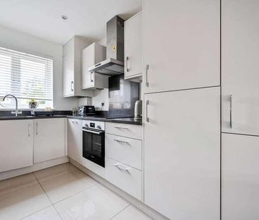 Victoria Mews, Gu, Chilworth, GU4 - Photo 6