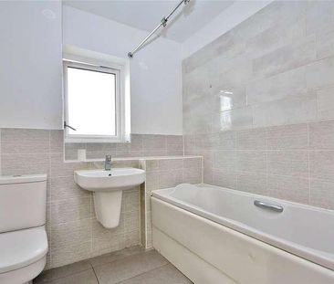 Jelley Way, Woking, Surrey, GU22 - Photo 3