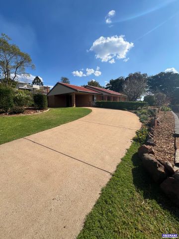 Lovely Established Home on 1,332 m² Allotment - Photo 4