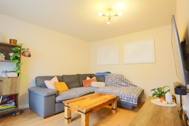 3 bedroom terraced house to rent - Photo 1