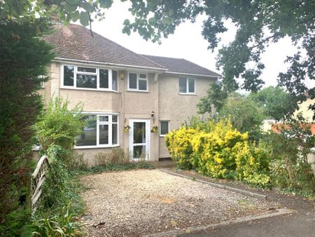 4 bedroom semi-detached house to rent - Photo 2