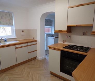 3 bedroom detached house to rent - Photo 3