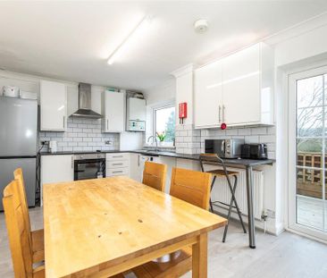 4 bedroom terraced house to rent - Photo 5