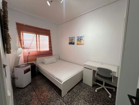 Carrer de Peris Brell, Valencia, Valencian Community 46022 - Photo 3