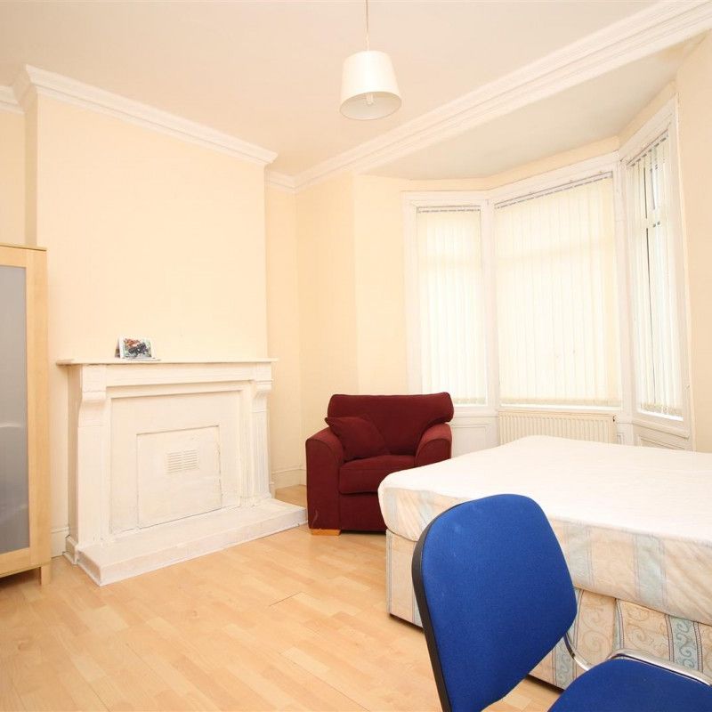 4 bedroom Student End of terrace house to rent in Glenthorn Road, Jesmond, Newcastle upon Tyne - Photo 1