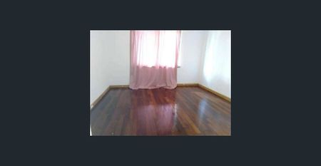 Overseas and locals all welcome. Large 4x1 house on l/up yard. new kitchen. polished floorboard. open living. has dining room and living room with a/ - Photo 5