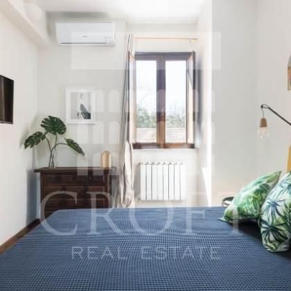 TRASTEVERE: Lovely modern and spacious 1 Bedrooms flat with lots of light on quiet street. Newly renovated fully equipped kitchen and bath. Large living room with with fireplace, dining, bedroom. Near all services, transport. Ref 444 - Photo 5