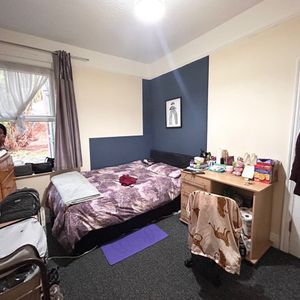 Room in a Shared House, Harborough Road, SO15 - Photo 2