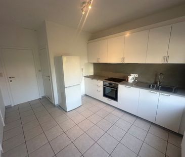 Ruime gezinswoning met 4 slaapkamers, garage en tuin. - Foto 5