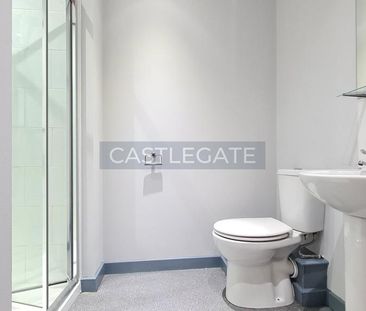 1 bedroom in a flat share to rent - Photo 5