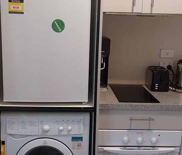 Fully furnished, power included - Photo 3