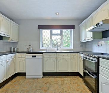 4 bedroom detached house to rent - Photo 6