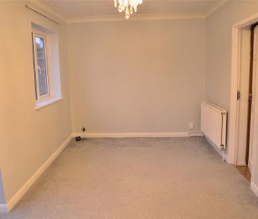 4 bedroom semi-detached house to rent - Photo 6
