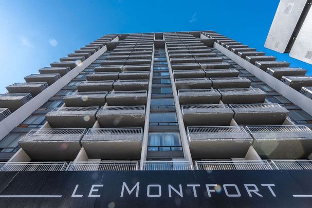 1975 Maisonneuve Blvd West, Montréal, QC - Photo 1