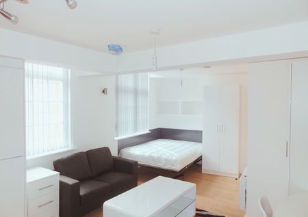Studio Flat, East Bond Street, LE1 - Photo 3