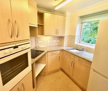 2 bedroom retirement property to rent - Photo 2