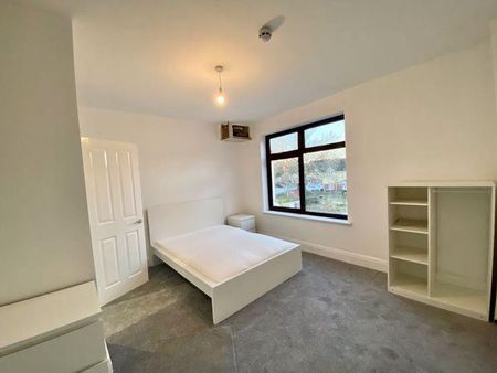 5 bedroom terraced house to rent - Photo 3