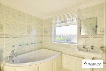 Warwick Drive, East Herrington, Sunderland, SR3 - Photo 5