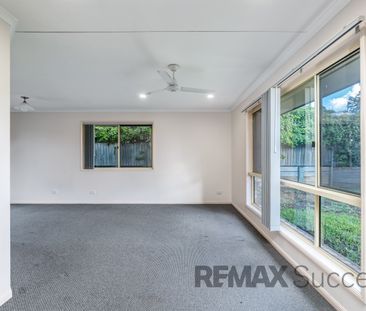 5 Todd CRT, Kearneys Spring QLD 4350 - House For Rent | Domain - Photo 4