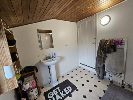 4 bedroom terraced house to rent - Photo 4