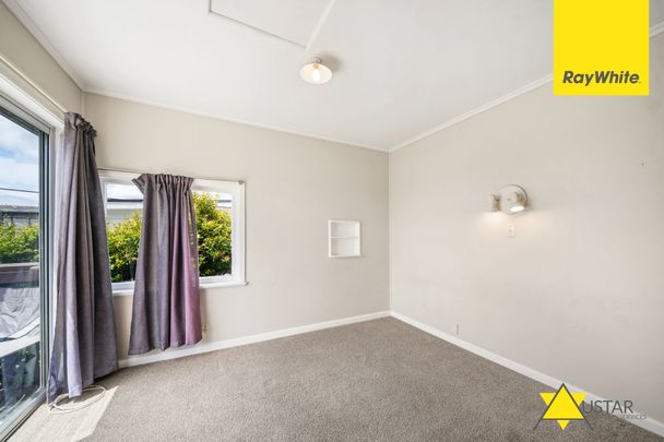 Cozy 2-Bedroom Home in the Heart of Stanmore Bay - Photo 1