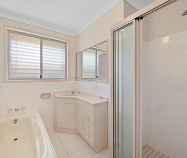 40 St Lucia Crescent, Avoca QLD 4670 - House For Rent - $650 | Domain - Photo 4