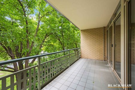 Fantastic Two Bedroom - Photo 3