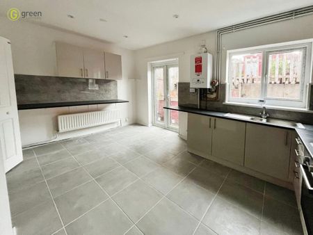 3 bedroom semi-detached house to rent - Photo 4