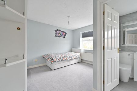 5 bedroom detached house to rent - Photo 4
