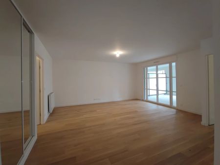 Location Appartement 3 pièces 73m² ST MAUR DES FOSSES 94100 - Photo 3