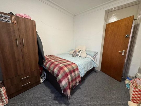 6 bedroom house share to rent - Photo 1