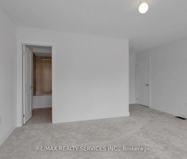 Property For Lease | N9048244 - Photo 4