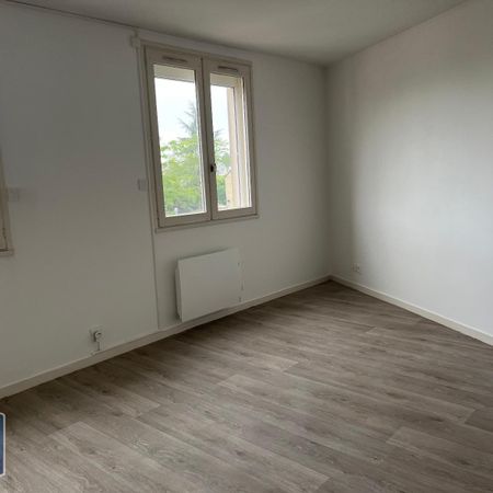 Location Appartement 1 pièce 37m² CHATEAUROUX 36000 - Photo 4