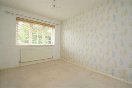 Chertsey Road, Ashford, TW15 - Photo 3