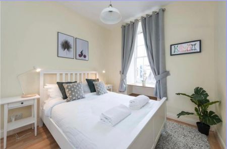2 Bed Flat, Blair Street, EH1 - Photo 2