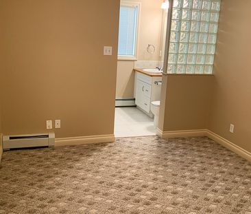 2 Bed + Den Condo For Rent In Westmount - Photo 2