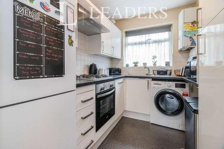 Oakdene Court, KT12 - Photo 2