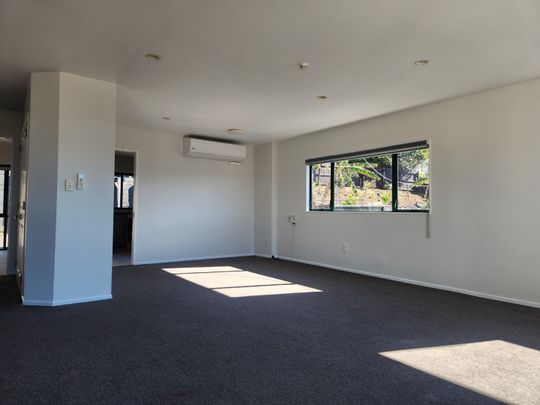 Manukau Heights - 4 brm, 2 bathroom - Photo 1