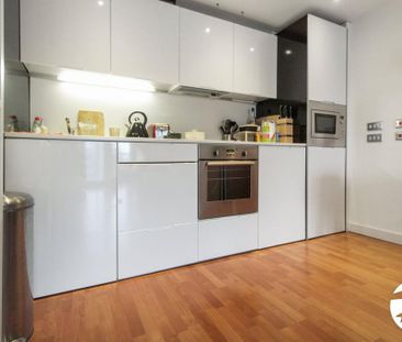 2 bedroom flat to rent - Photo 5