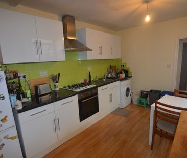 1 Bed Flat, Goodall Road, E11 - Photo 2