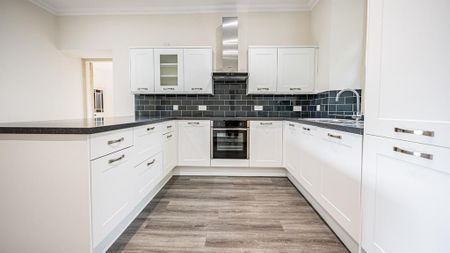 5 bedroom detached house to rent - Photo 5
