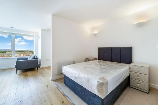 Studio to rent - Photo 1