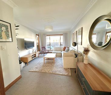 Spacious 4 Bedroom Family Home + External office - Photo 2